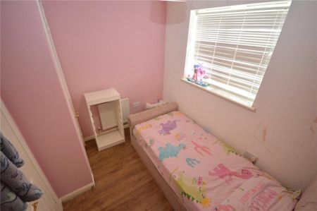 3 bedroom end of terrace house to rent - Photo 4