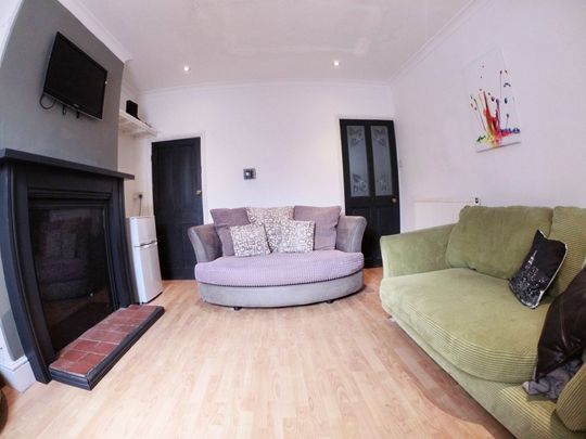 13 Albany Street, Lincoln, Lincolnshire, LN1 3JD - Photo 1