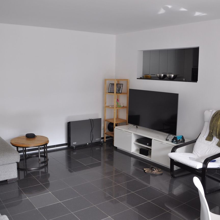 INSTAPKLAAR EN GEZELLIG DUPLEX-APPARTEMENT MET 2 SLPK'S NABIJ CENTRUM HASSELT - Foto 1