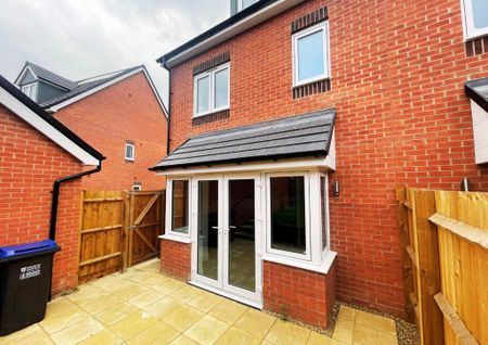 3 bedroom semi-detached house to rent - Photo 5