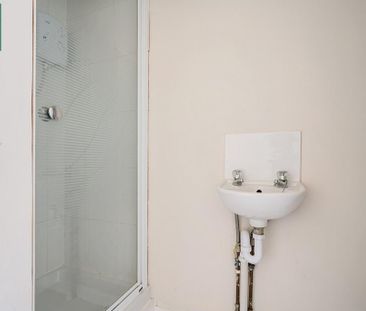 Studio to rent - Photo 6