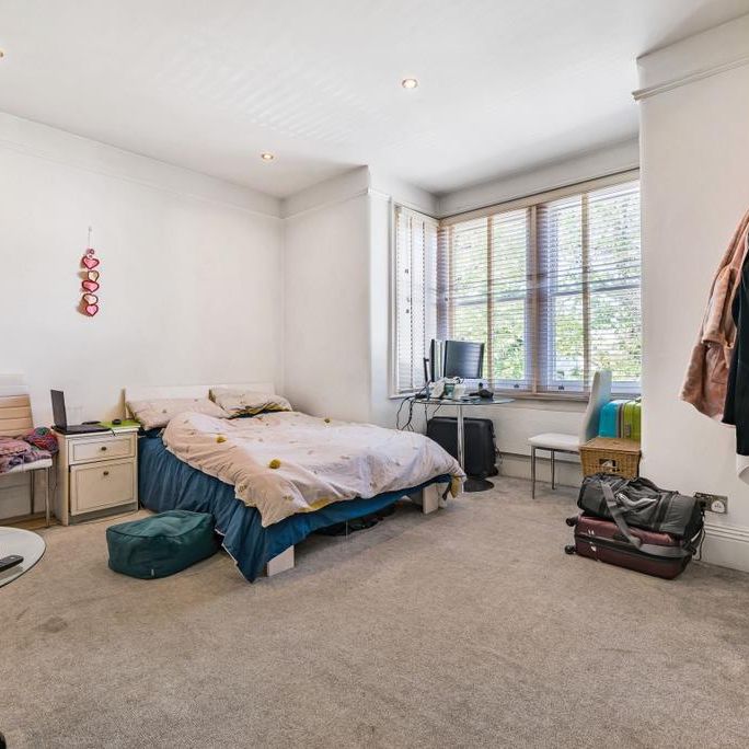 Studio to rent - Photo 1