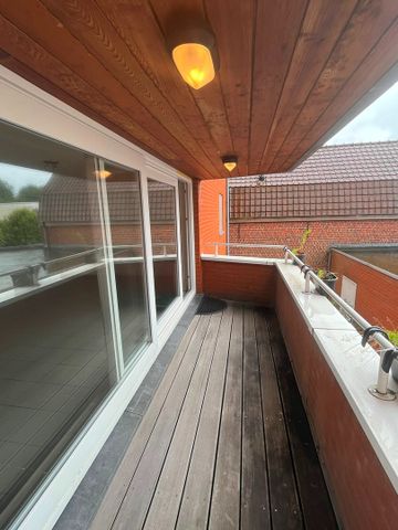 GEZELLIG APPARTEMENT MET 1 SLPK EN TERRAS NABIJ HET CENTRUM VAN GULLEGEM. - Foto 3