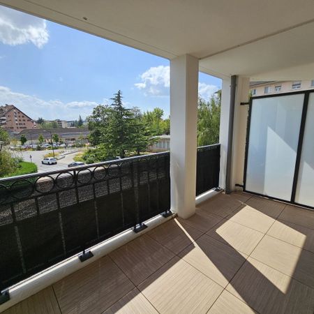 Location Appartement 2 pièces 37m² ST JULIEN EN GENEVOIS 74160 - Photo 3