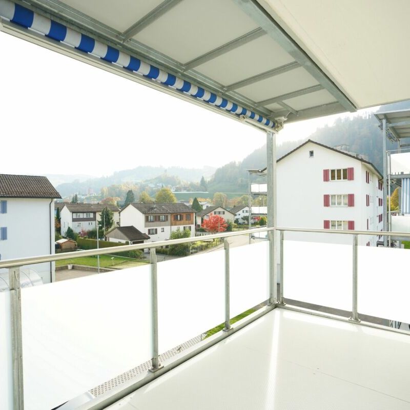 Wohnung mit Balkon an zentraler Lage - Foto 1