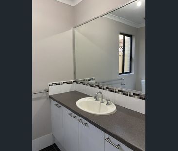 Low Maintenance Family Home! - Photo 6