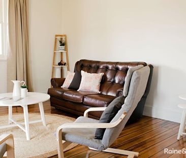 FULLY FURNISHED - Stunning home on the waterfront in picturesque Ma... - Photo 1