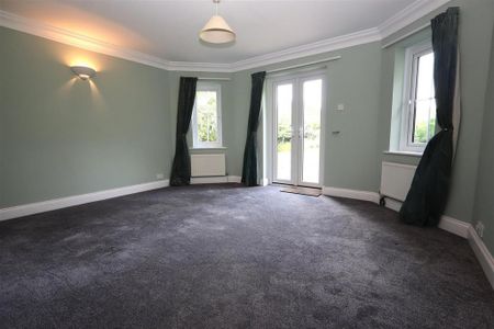 4 bedroom detached house to rent - Photo 3