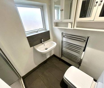 4 bedroom terraced house to rent - Photo 3