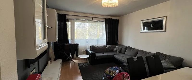 Schöne Vierzimmerwohnung mit Balkon. - Foto 1