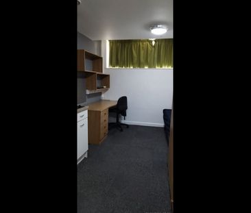 Studio Flat, College House, B8 - Photo 1