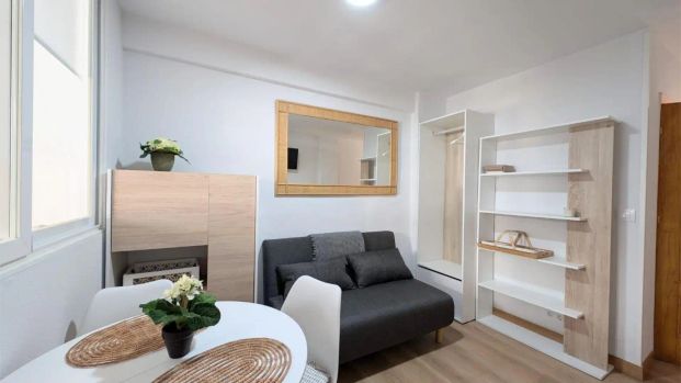 Piso de alquiler en Avenida Enrique Mowinkel, 38, Zona Playa - Photo 1