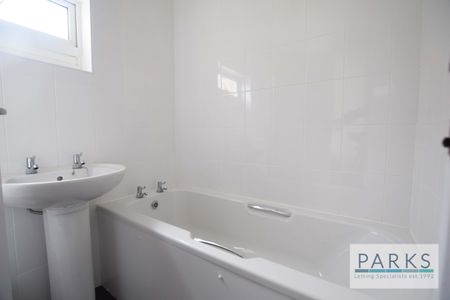 Roundhill Crescent, Brighton, East Sussex, BN2 3FR - Photo 5