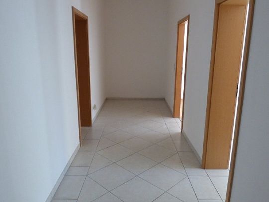 EINBAUKÜCHE, SÜDBALKON, STELLPLATZ, WG-GEEIGNET, ... - Foto 1