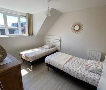 Sur les Quais, Pleine vue Port, Appartement de Type 3 en duplex MEUBLE - Photo 5