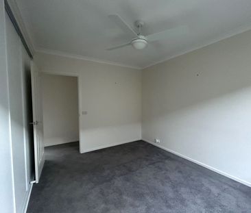 Present like new and just needs you - Photo 3