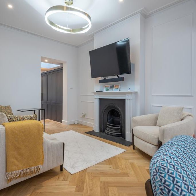 5 bedroom house to rent - Photo 1