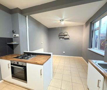 3 bedroom townhouse to rent - Photo 2