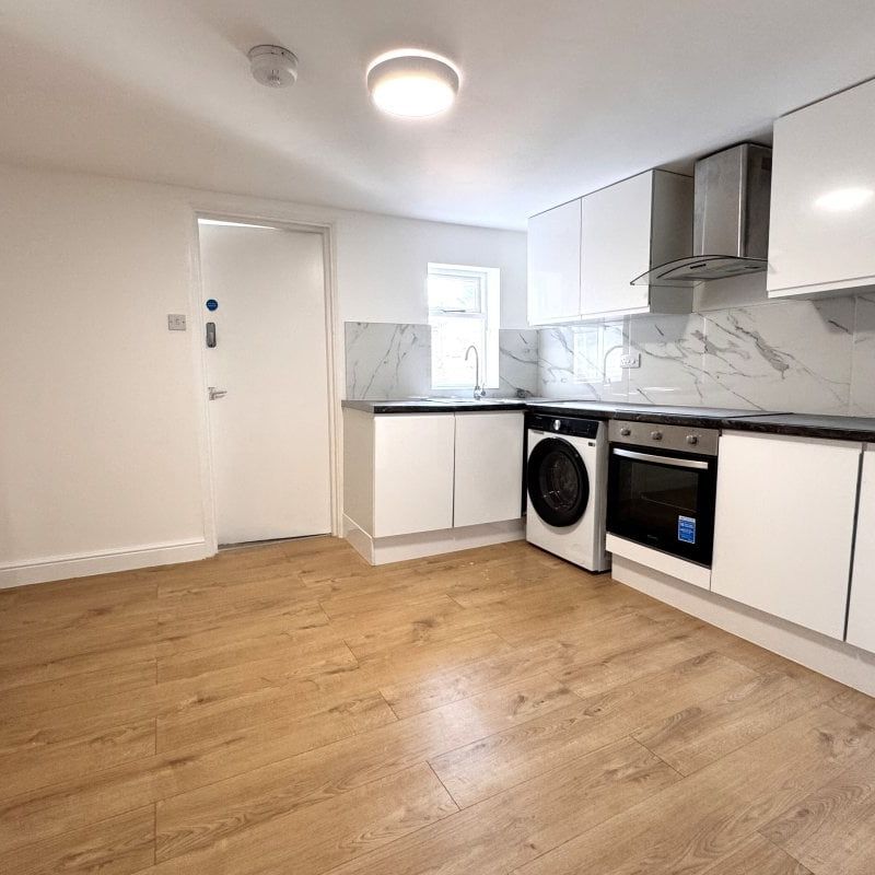 High Street - Photo 1