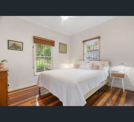 83 Newman Avenue, Camp Hill, Qld 4152 - Photo 1