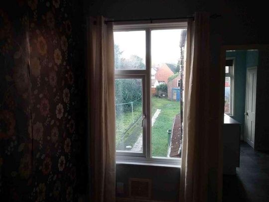 Grove Road, CV10 - Photo 1