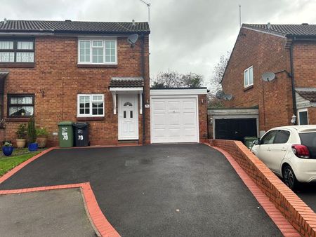 2 bedroom semi-detached house to rent - Photo 5