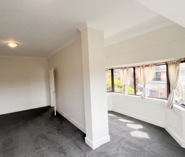 Bright and Fresh Renovated Unit for Lease in Coogee! - Photo 2