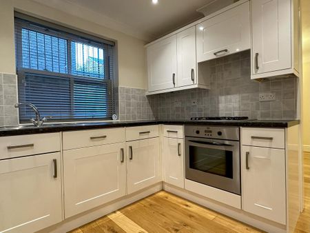 2 bedroom flat to rent - Photo 2