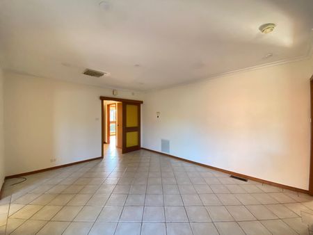 1 Pallant Avenue, Reservoir VIC 3073 - Photo 2