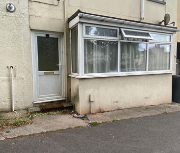 1 bedroom ground floor flat to rent - Photo 1