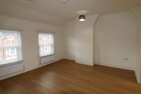3 bedroom apartment to rent - Photo 3