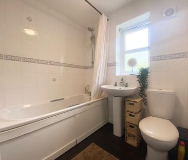 2 bedroom semi-detached house to rent - Photo 5