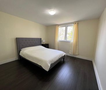 For Lease - 37 1/2 Cumberland Street, St. Catharines, Ontario - Photo 2