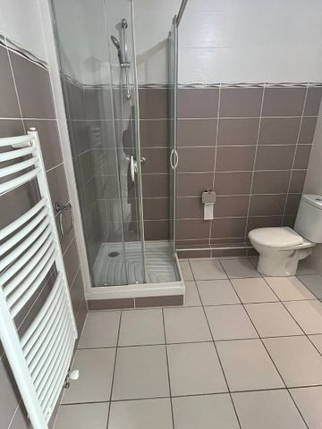 Location Appartement 2 pièces 45m² - Photo 3