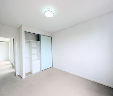 Spacious 2-Bedroom Apartment in Convenient Liverpool Location - Photo 4