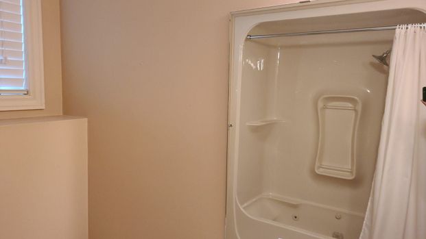 For Lease - 8001 Woodsview Crescent Unit# Lower, Niagara Falls, Ontario - Photo 1