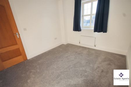 4 Bedroom House - Townhouse To Let - Photo 3