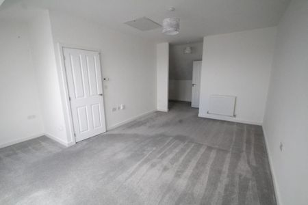 4 bedroom terraced house to rent - Photo 4