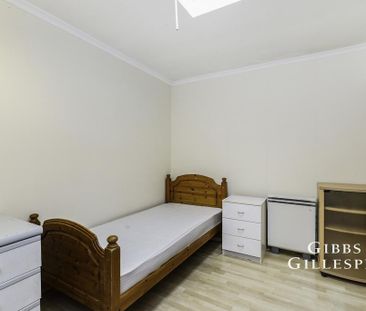 3 bedroom flat to rent - Photo 6