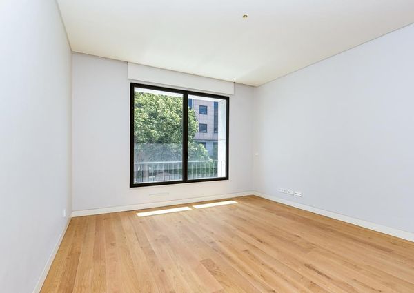 2 Bedroom Apartment with a view, Largo do Rato, Lisboa