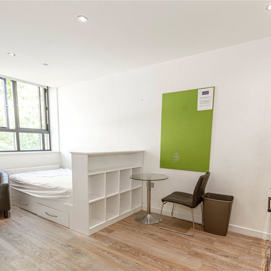 St. Stephens House, - Photo 1