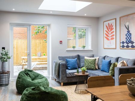 Luxury 6-bedroom, en-suite bathroom Student House! Room 6 - Photo 4