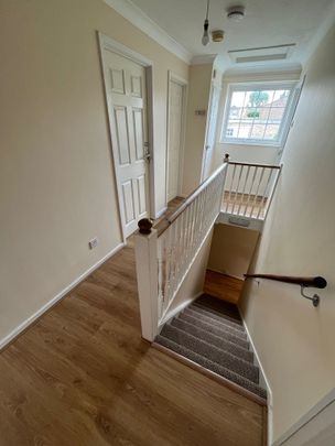 5 bed house to rent in Magnolia Drive, Colchester - Photo 1