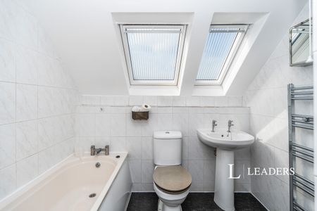 2 bedroom house to rent Laurel Close, SO19 - Photo 3