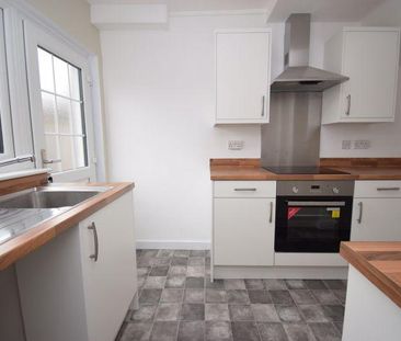 2 bedroom terraced house to rent - Photo 6