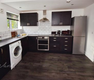 2 bedroom detached bungalow to rent - Photo 2