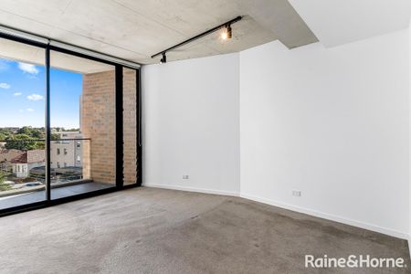 Stylish two bedroom apartment in Marrickville - Photo 2