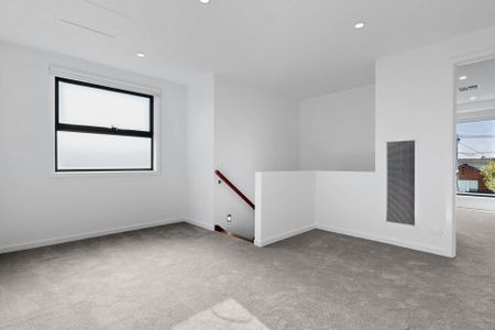 Brand New Townhouse 4 Bedrooms 4 Ensuites - Photo 2