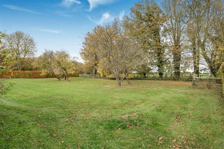 5 bedroom detached house to rent - Photo 3