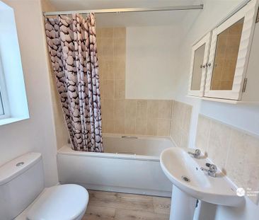 4 bedroom detached house to rent - Photo 1